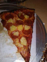 Rocco's New York Pizza food