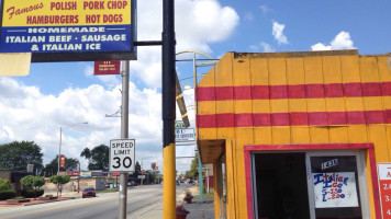 Maxwell Street Grill outside