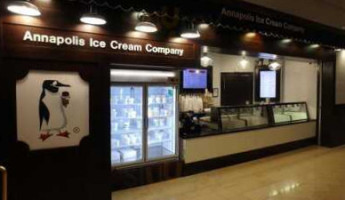 Annapolis Ice Cream inside