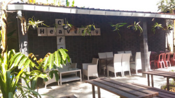 Heavenly Cafe outside