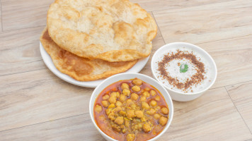 Dehli Ke Special Chole Bhature food