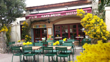 Cafe Brun inside