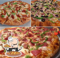 Ana's Pizza food