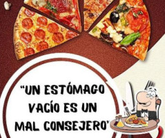 Otro Rollo Pizza food