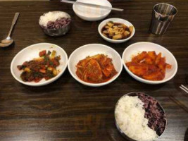 Doma Seolleongtang food