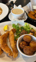 Gillie's Seafood food