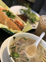 Phở Fifth Avenue food