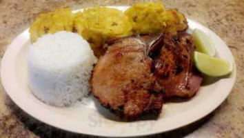 La Gran Parada Dominicana food