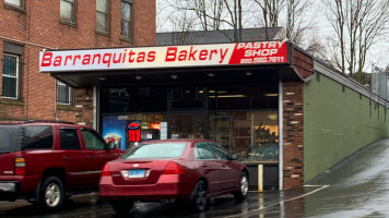 Barranquitas Bakery outside