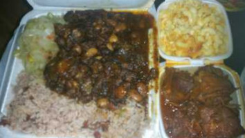 Shana's Caribbean Cafe food