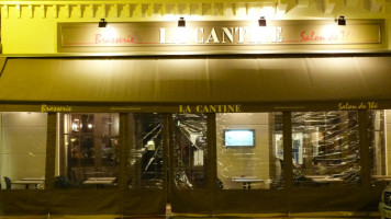 Brasserie La Cantine de Deauville outside