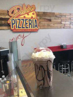 Delicias Pizzeria Cubana food