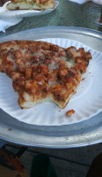Luv-n-oven Pizza outside