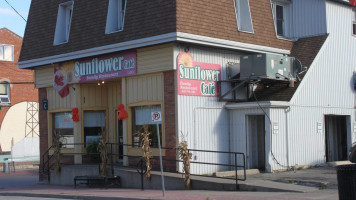 Sunflower Cafe outside
