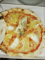 Pizza Antonio food