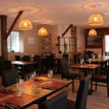 Auberge De La Fosse Arthour Dentro