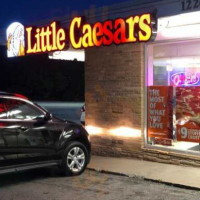 Little Caesars Pizza outside