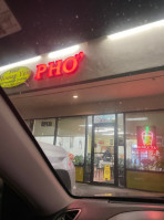 Pho Hoang Yen food