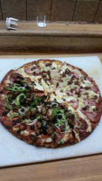 Round Table Pizza food