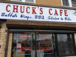 Chuck's Cafe food