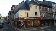 Cafe De L'equerre outside