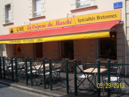 Creperie Du Marche outside