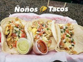 Nonos Tacos inside