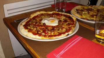 Pizzeria Gril Giovanni food