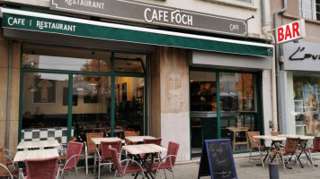 Le Cafe Foch inside