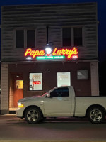 Papa Larry's Restaurant outside