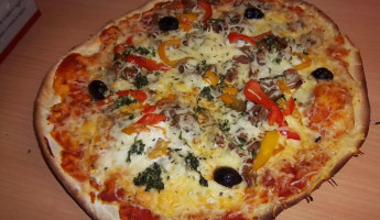 Pizz A Uhart food