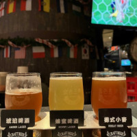 Le Blé D'or Jīn Sè Sān Mài Dentro