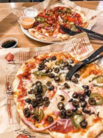 Mod Pizza food