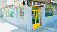 Provopizza outside