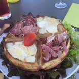 La Croix Des Cheules À l'intérieur