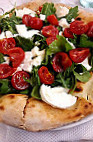 Pizzeria La Perla food