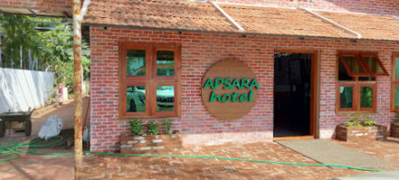 Apsara outside