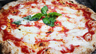 Pizzeria La Bufalina 2 Cavalleggeri food