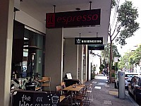 Il Espresso outside