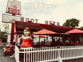 Suds Drive In outside