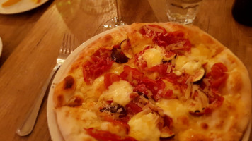 Lambretta Pizzeria & Wine Bar food