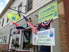 Crumbs Cafe Bake Shoppe outside