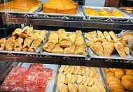 J&e Bakery Deli food