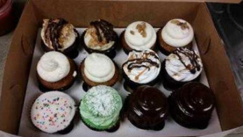 Sweet Mia's Gourmet Cupcakes food