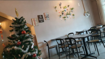 Artichoke Cafe inside