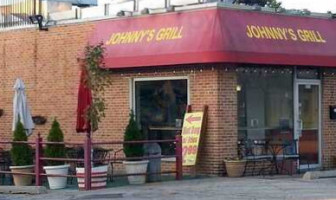 Johnny's Grill outside