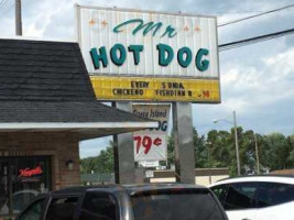 Mr. Hot Dog outside