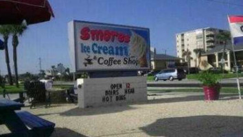 S'mores Ice Cream Coffee Shop outside