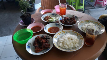 Warung Ayam Taliwang Tanjung Harapan food