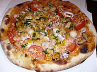 Pizza-Braises food